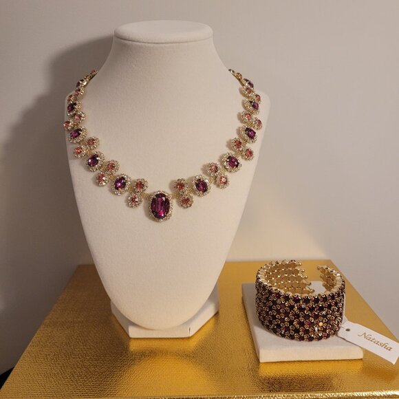 Stunning Necklace and Bracelet Set. Purple Crystals. Gold Tone. Sparkling. - Picture 9 of 13